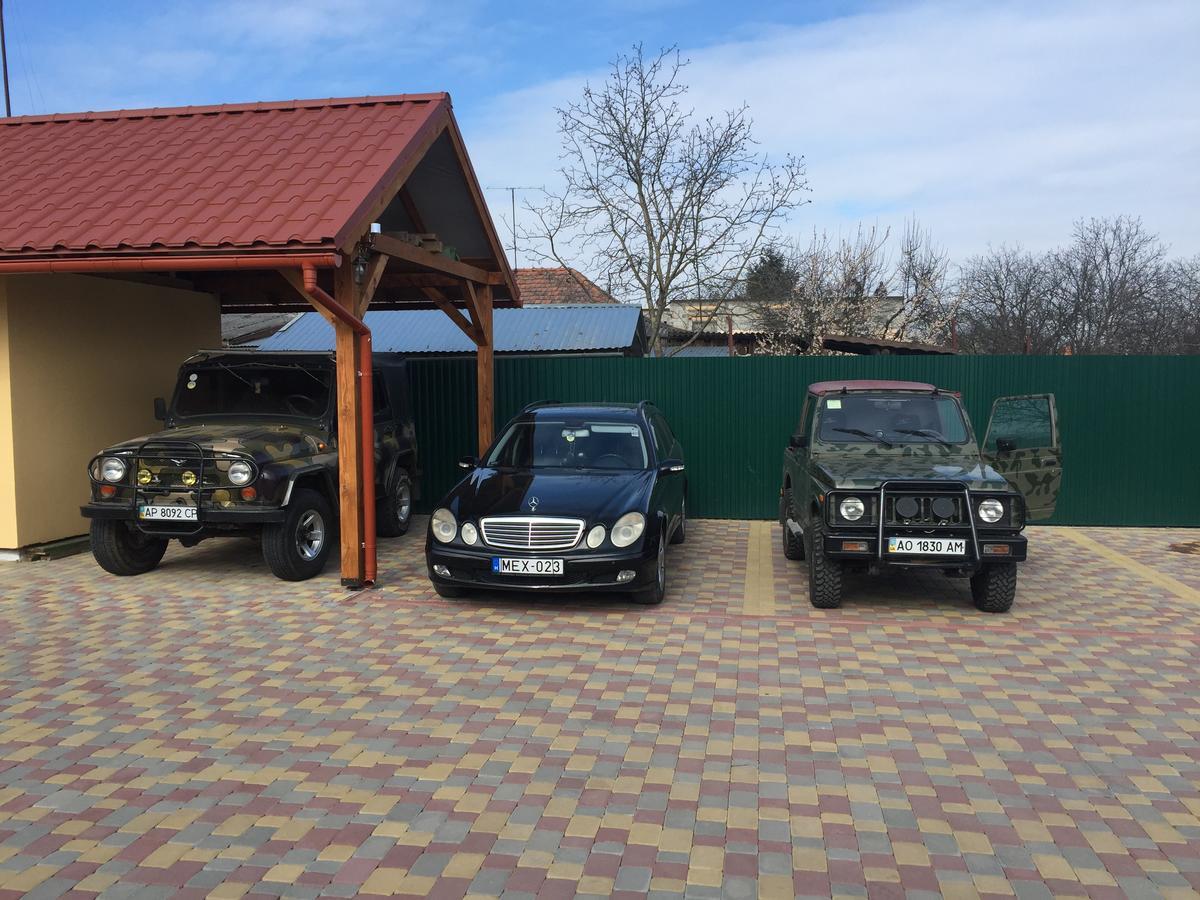 Міні Готель Вілла Вікторія แบรฮอฟ ภายนอก รูปภาพ