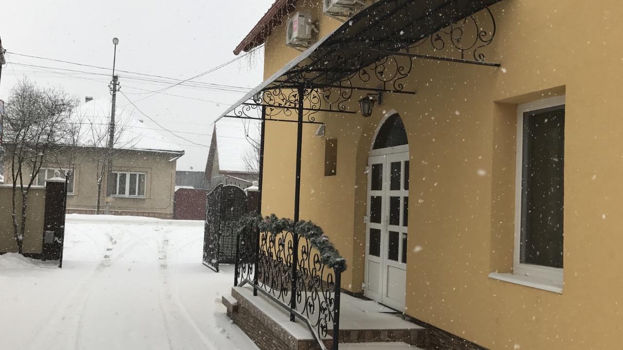 Міні Готель Вілла Вікторія แบรฮอฟ ภายนอก รูปภาพ