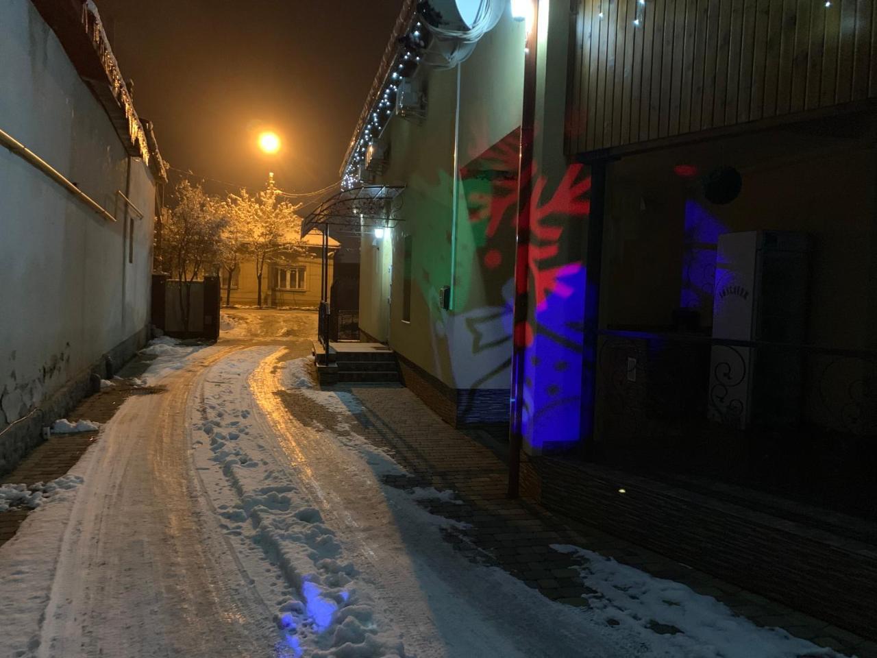 Міні Готель Вілла Вікторія แบรฮอฟ ภายนอก รูปภาพ